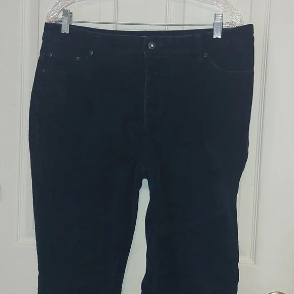 St. John's Bay Black Straight Leg Corduroy Jeans Size 16P - Picture 2 of 9